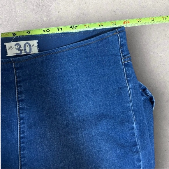 Free people pull on flare jeans - Picture 5 of 6